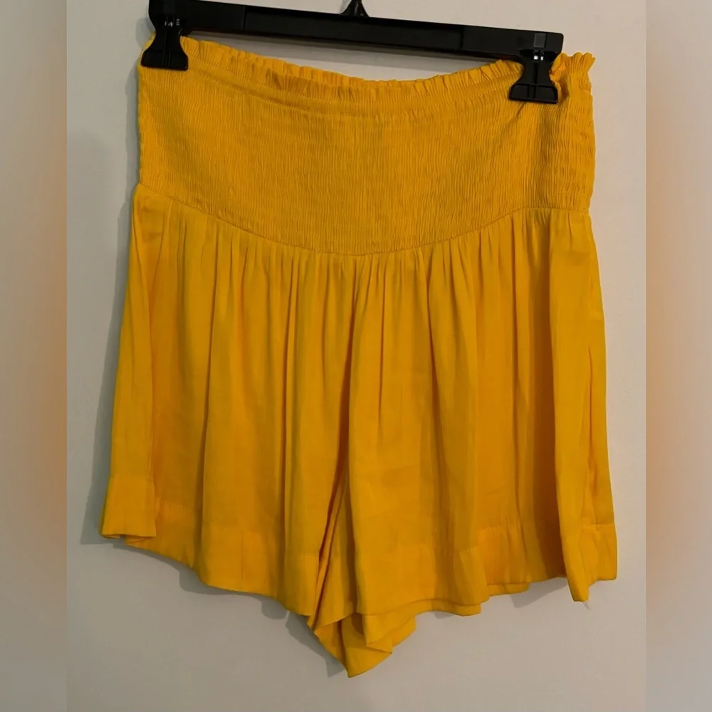 Pants Store Womens Sz Small Yellow High Waist Smocked Shorts 3